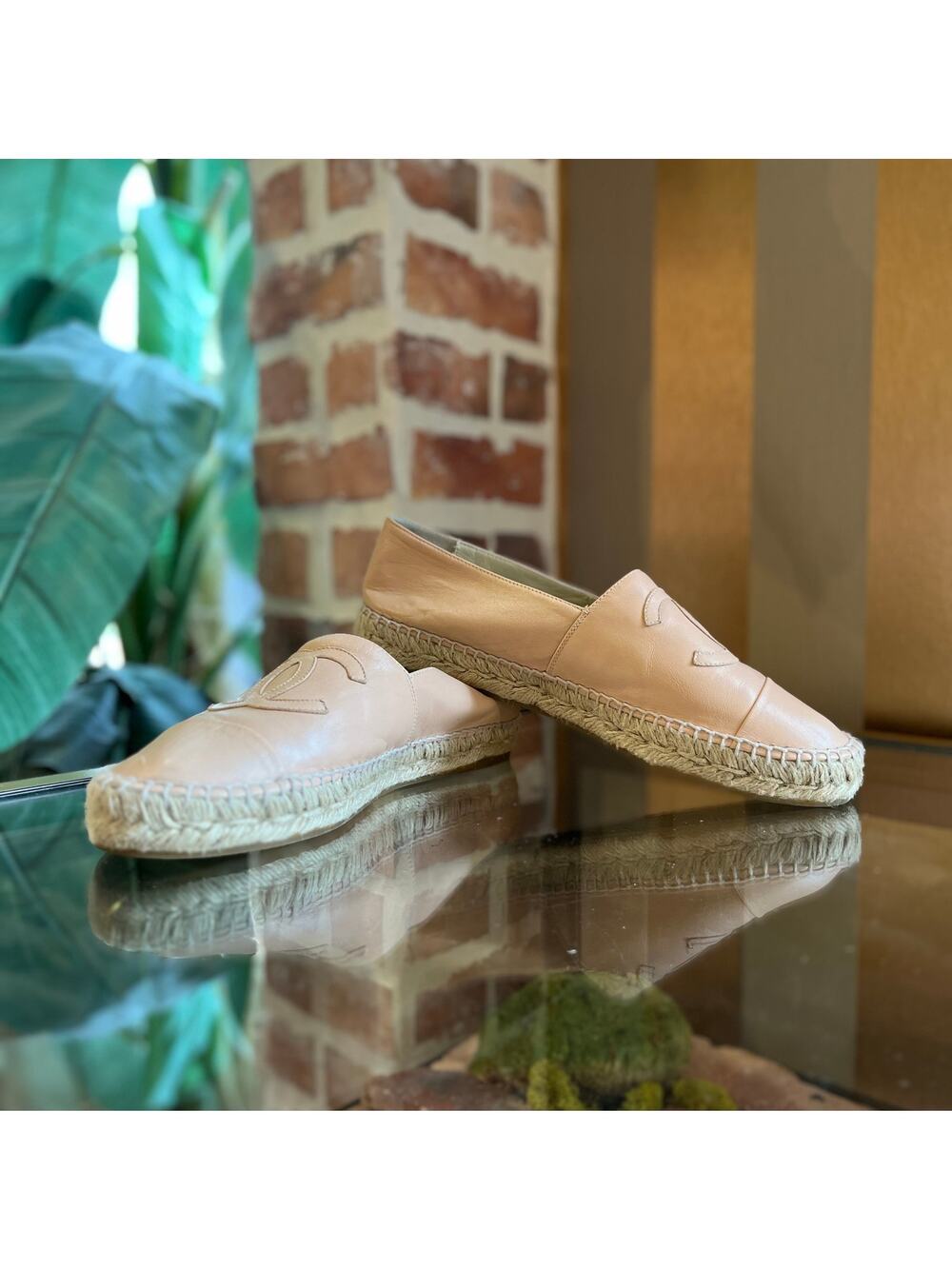 CHANEL CC Nude Lambskin Espadrilles SZ 41 (US 11)